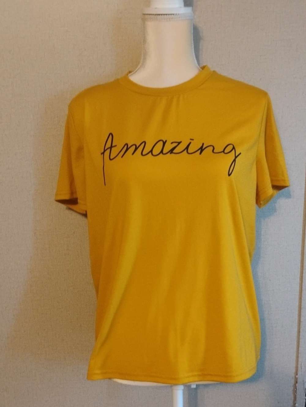 5/$20 SHEIN Large Mustard Yellow 'Amazing' Graphic Short Sleeve Tee